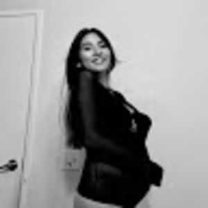 Meet your Posher, Yesenia